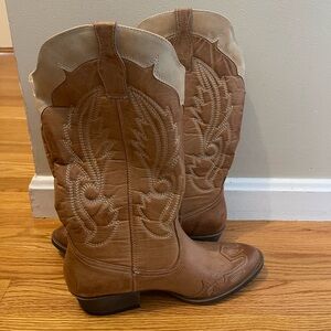 Tan Cisco cowboy boots